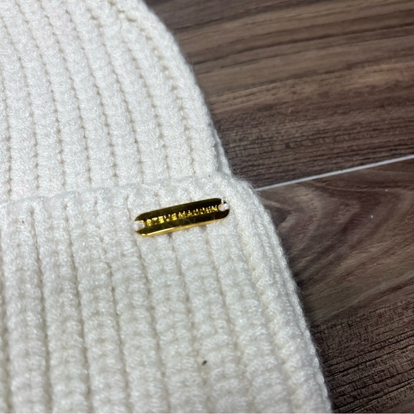 2 Women’s Steve Madden Beanie Pom Cap Black/Brown - Picture 3 of 11